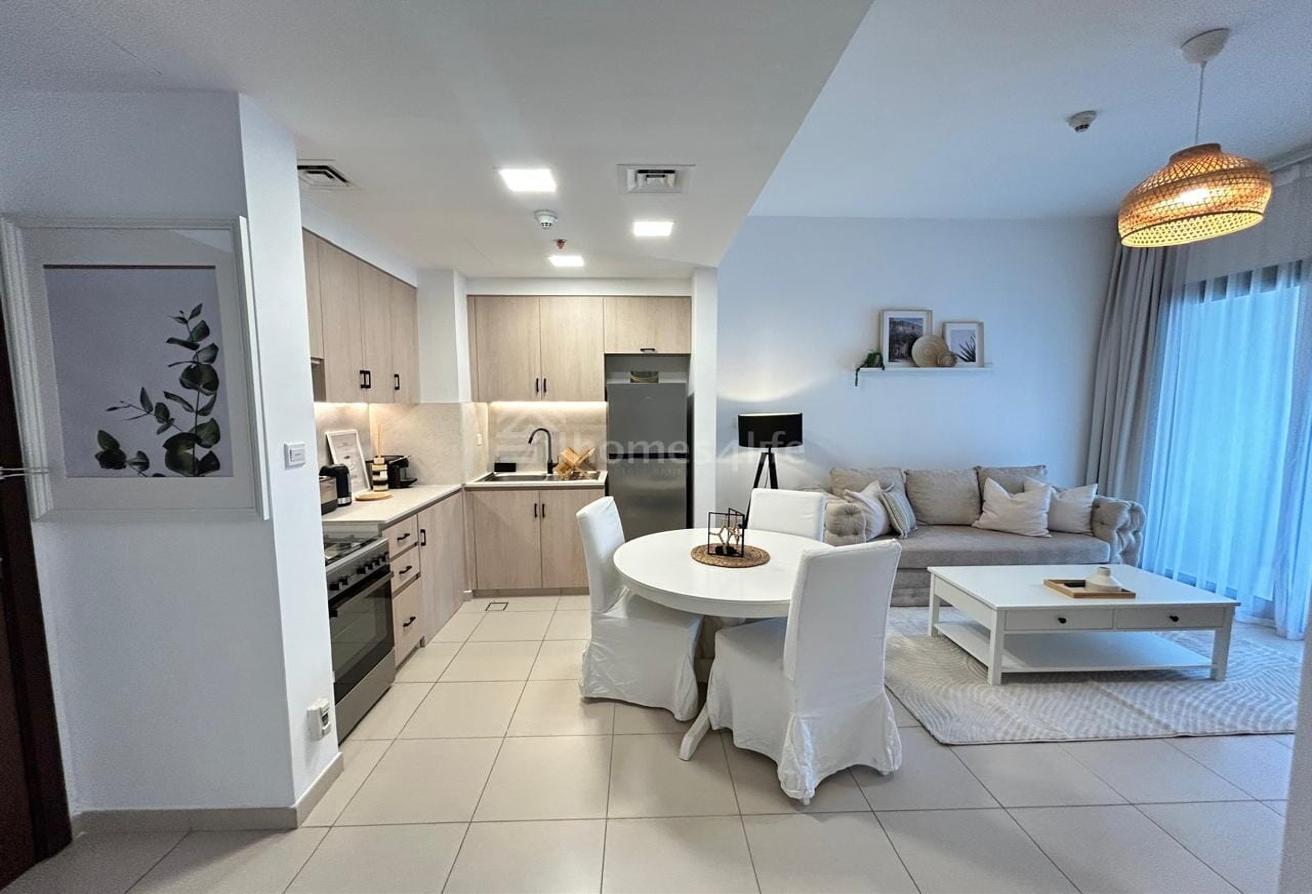 Fully Furnished | Upgraded | Serene Pool View photo 4