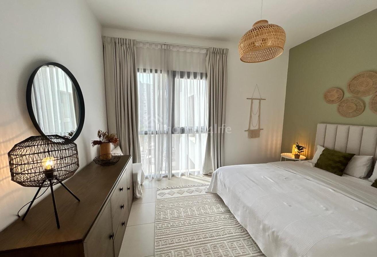 Fully Furnished | Upgraded | Serene Pool View photo 11