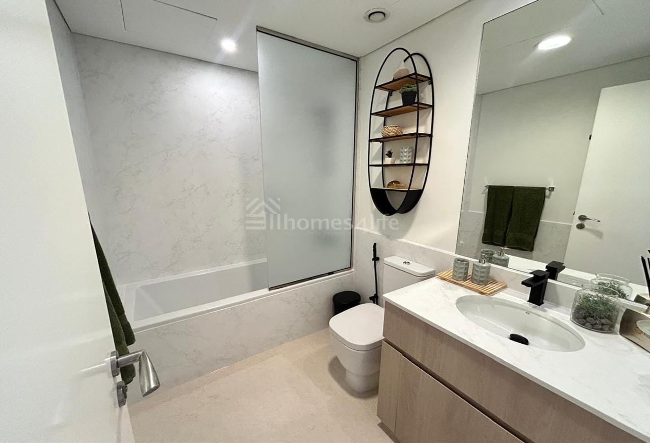 Fully Furnished | Upgraded | Serene Pool View photo 13