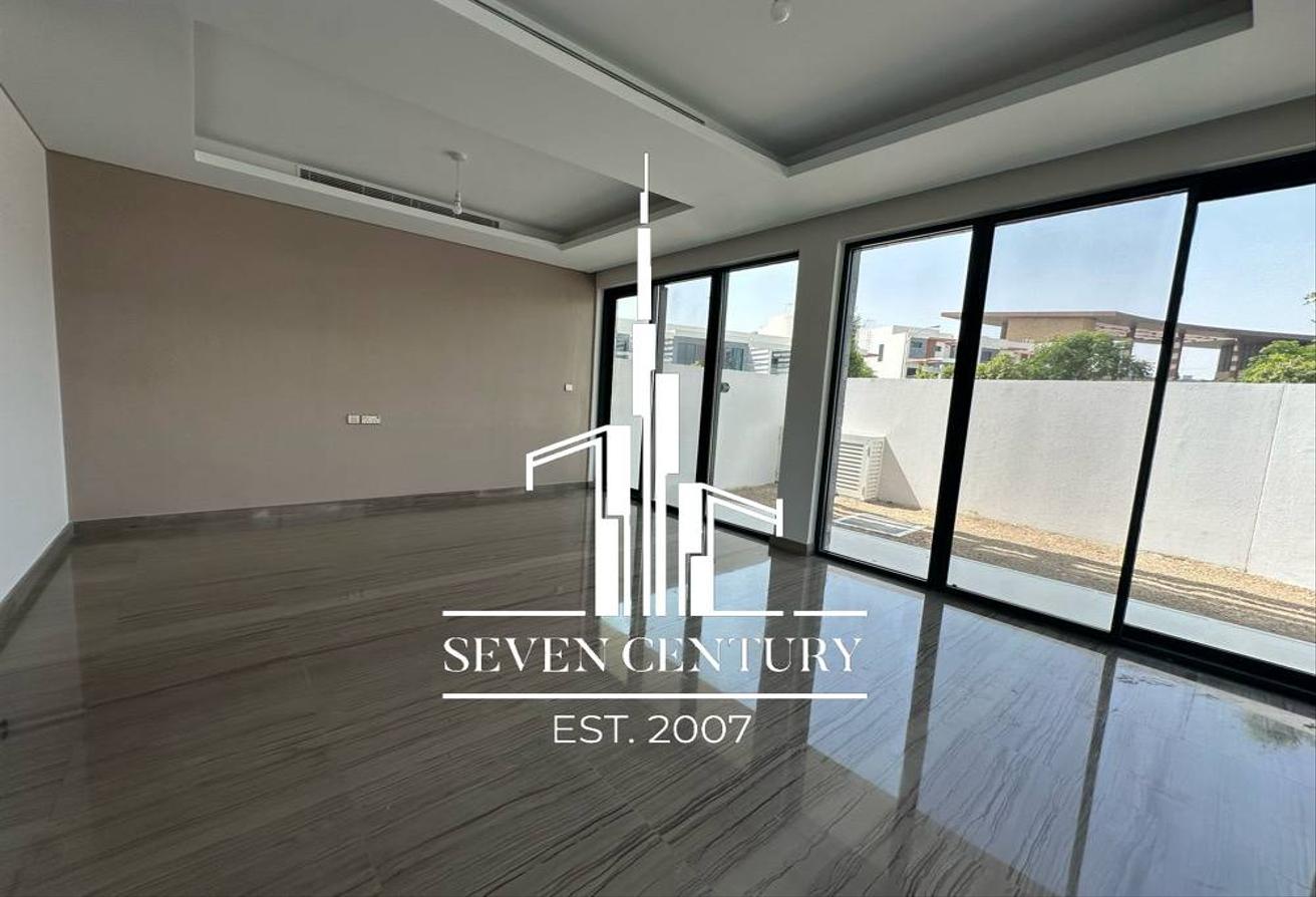 5BHK Villa | Corner Unit | Brand New | Prime photo 7