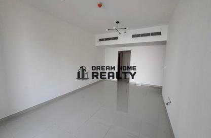 Apartment - 3 - 4 for rent in Blue Tower - Al Majaz 3 - Al Majaz - Sharjah