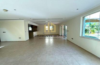 Villa - 4 - 5 for sale in Jumeirah Park - Dubai Villa - 4 - 5 for sale in Jumeirah Park - Dubai
