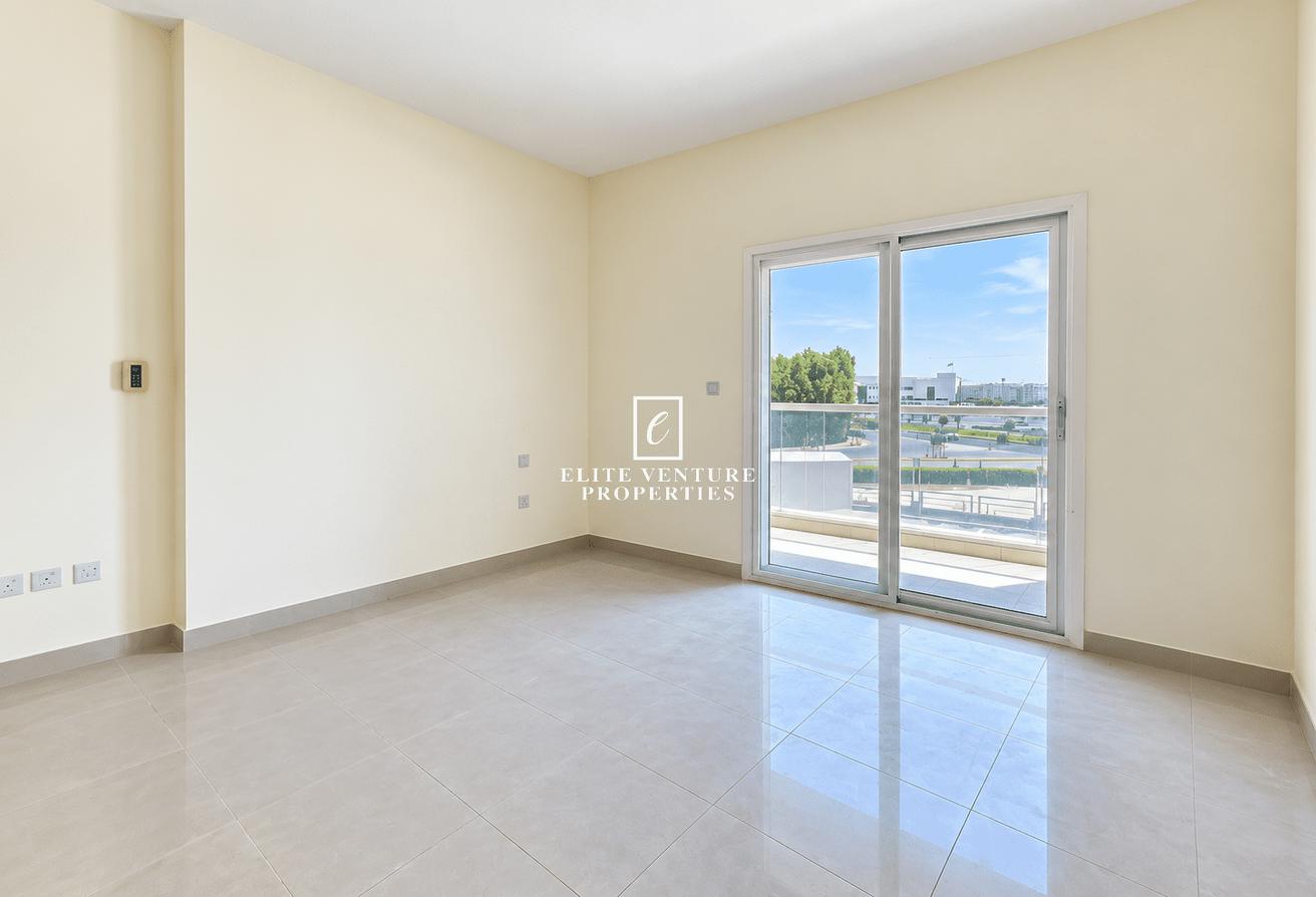 MODERN STUDIO | SPACIOUS & WELL MAINTAINED photo 5