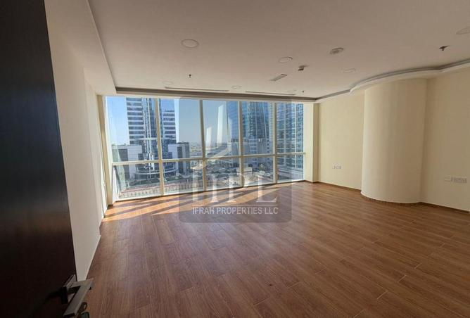 100412488 - Property Image 3