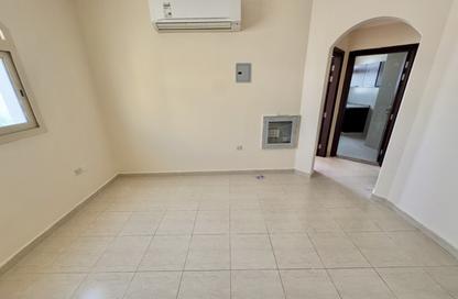 Apartment - 1 - 1 for rent in Muwailih Building - Muwaileh - Sharjah