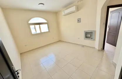 Apartment - 1 Bedroom - 1 Bathroom for rent in Muwailih Building - Muwaileh - Sharjah