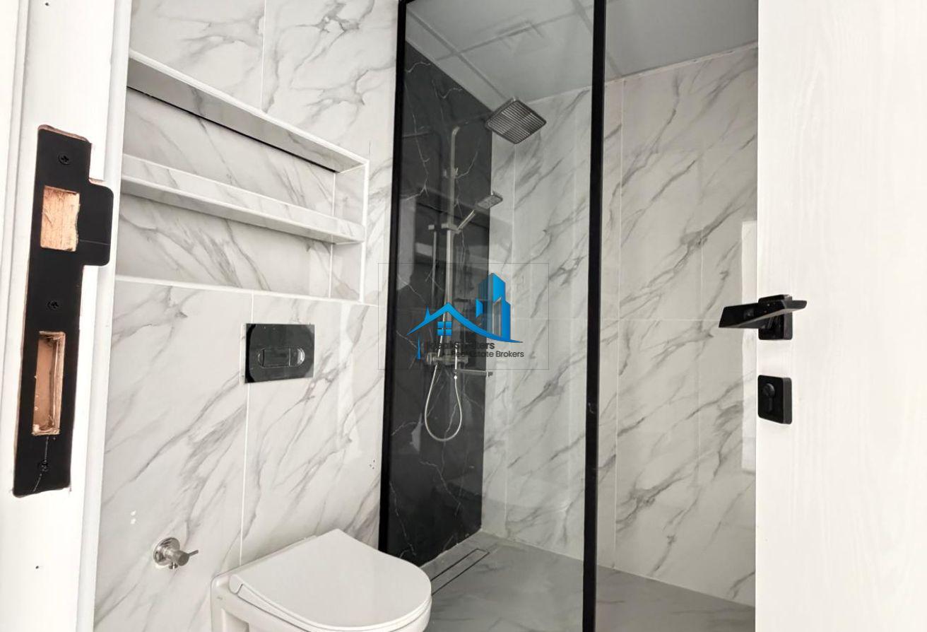 BRAND NEW 1BHK SPACIOUS WITH BALCONY 2WASHROOM 60K photo 5