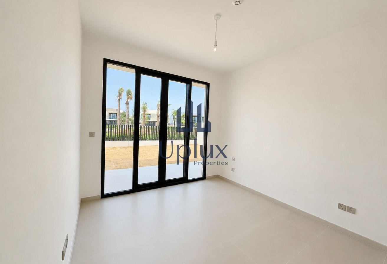 Single Row | Independent Villa | Landscaped photo 9