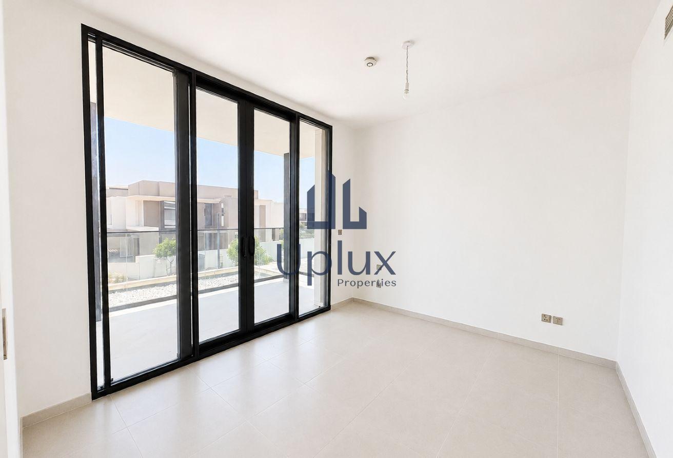 Single Row | Independent Villa | Landscaped photo 14