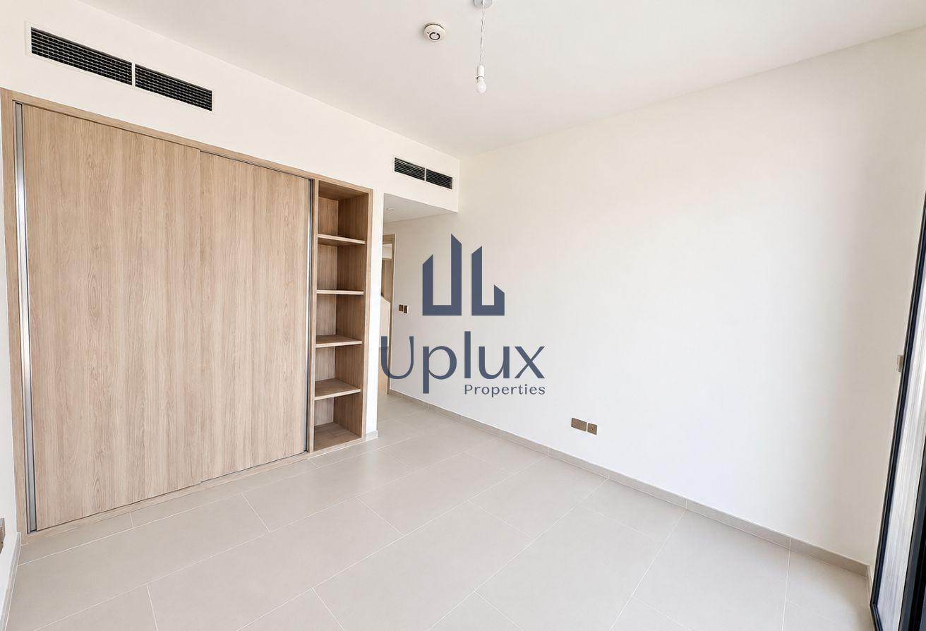 Single Row | Independent Villa | Landscaped photo 8