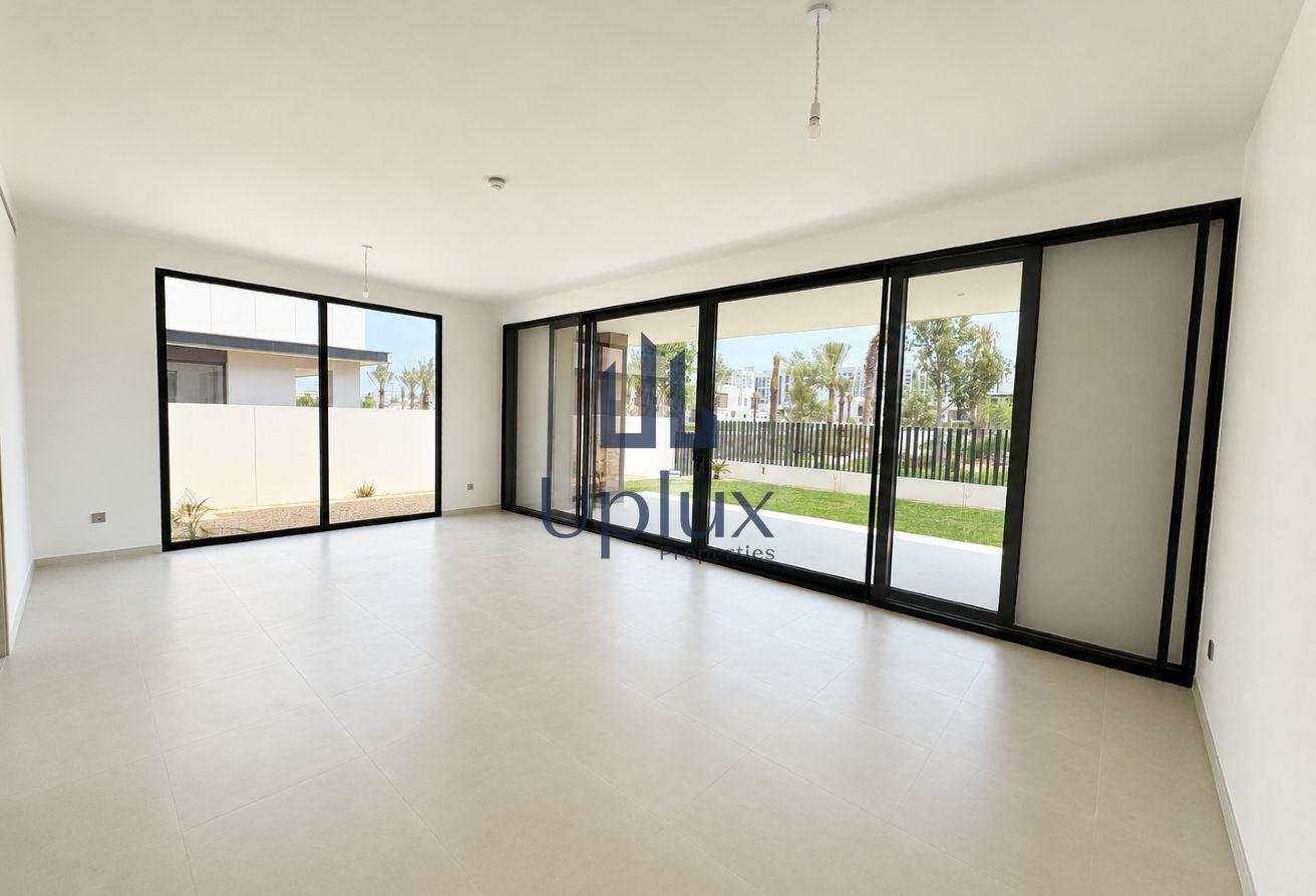 Single Row | Independent Villa | Landscaped photo 5