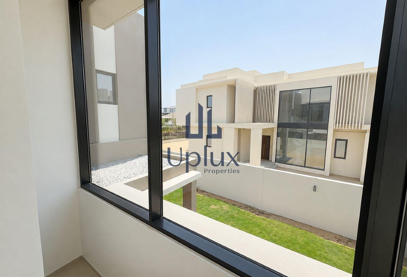 Single Row | Independent Villa | Landscaped photo 23