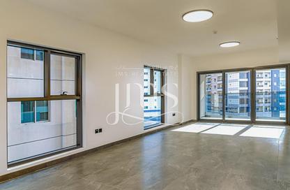 Apartment - 3 Bedrooms - 4 Bathrooms for rent in Riviera Tower - Al Majaz 3 - Al Majaz - Sharjah