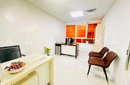Office Space - Studio - 1 Bathroom for rent in Silver Home Building - Hor Al Anz - Deira - Dubai