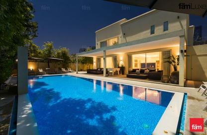 Villa - 4 Bedrooms - 5 Bathrooms for rent in Meadows 1 - Meadows - Dubai