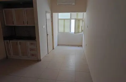 Apartment - 1 Bathroom for rent in Al Zuaina Building - Al Musalla - Al Gharb - Sharjah