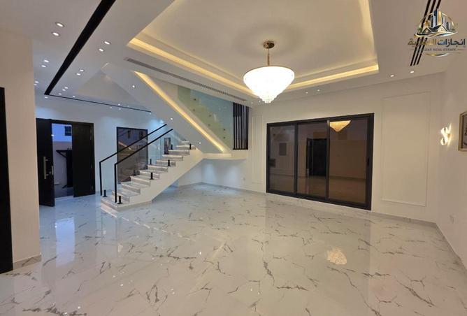 83220912 - Property Image 3