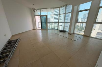 Apartment - 3 - 4 for rent in Al Taawoon Tower 1 - Al Taawoon Towers - Al Khan - Sharjah