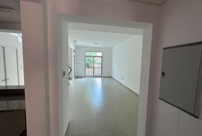 VACANT- 2 BED TOWN HOUSE · 80000 ONLY — photo 2
