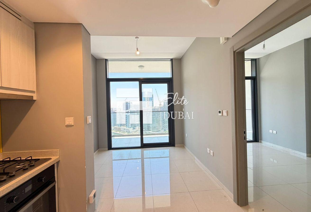 Exclusive | High Floor | Sea View | Semi Furnished photo 5