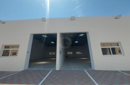 Warehouse - Studio - 1 Bathroom for rent in Wadi AL AIN 1 - Al Noud - Al Ain