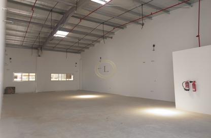 Warehouse - Studio - 1 Bathroom for rent in Wadi AL AIN 1 - Al Noud - Al Ain