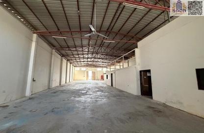 Warehouse - Studio - 2 Bathrooms for rent in Umm Al Thuoob - Umm Al Quwain