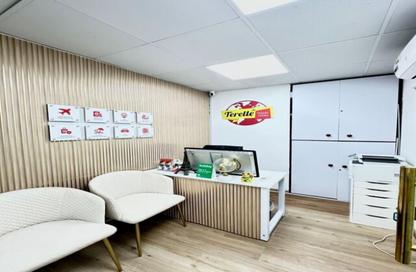 Business Centre - Studio - 1 Bathroom for rent in Al Kazim Building - Karama Park Area - Al Karama - Dubai
