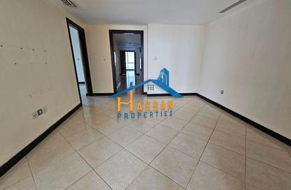 Apartment - 3 Bedrooms - 5 Bathrooms for rent in Saeed Al Ghafli Building - Al Majaz - Sharjah