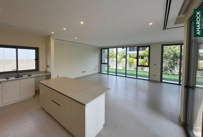 74233922 - Property Image 3