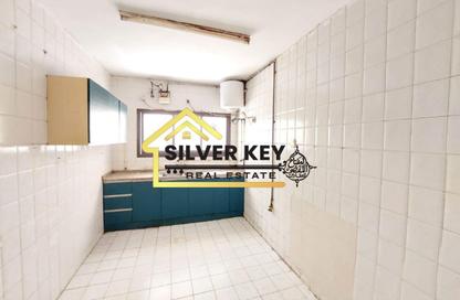 Apartment - 2 Bedrooms - 2 Bathrooms for rent in Abu Shagara building - Abu shagara - Sharjah