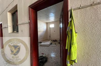 مصنع - استوديو - 6 حمامات للايجار في مبني علي موسى - الصجعة الصناعية - الصجعة - الشارقة