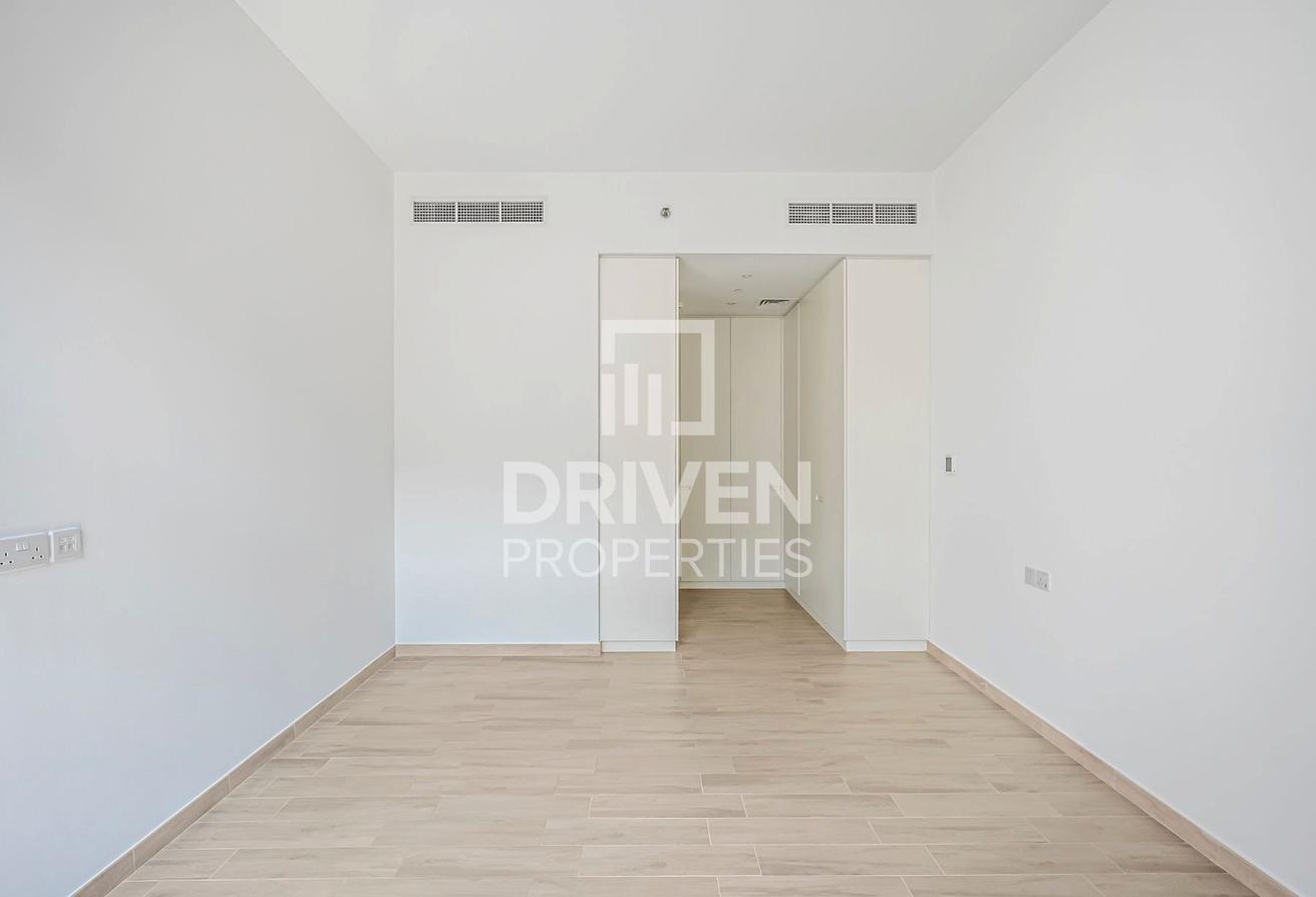 Modern Layout | Prime Location | Low Floor photo 8