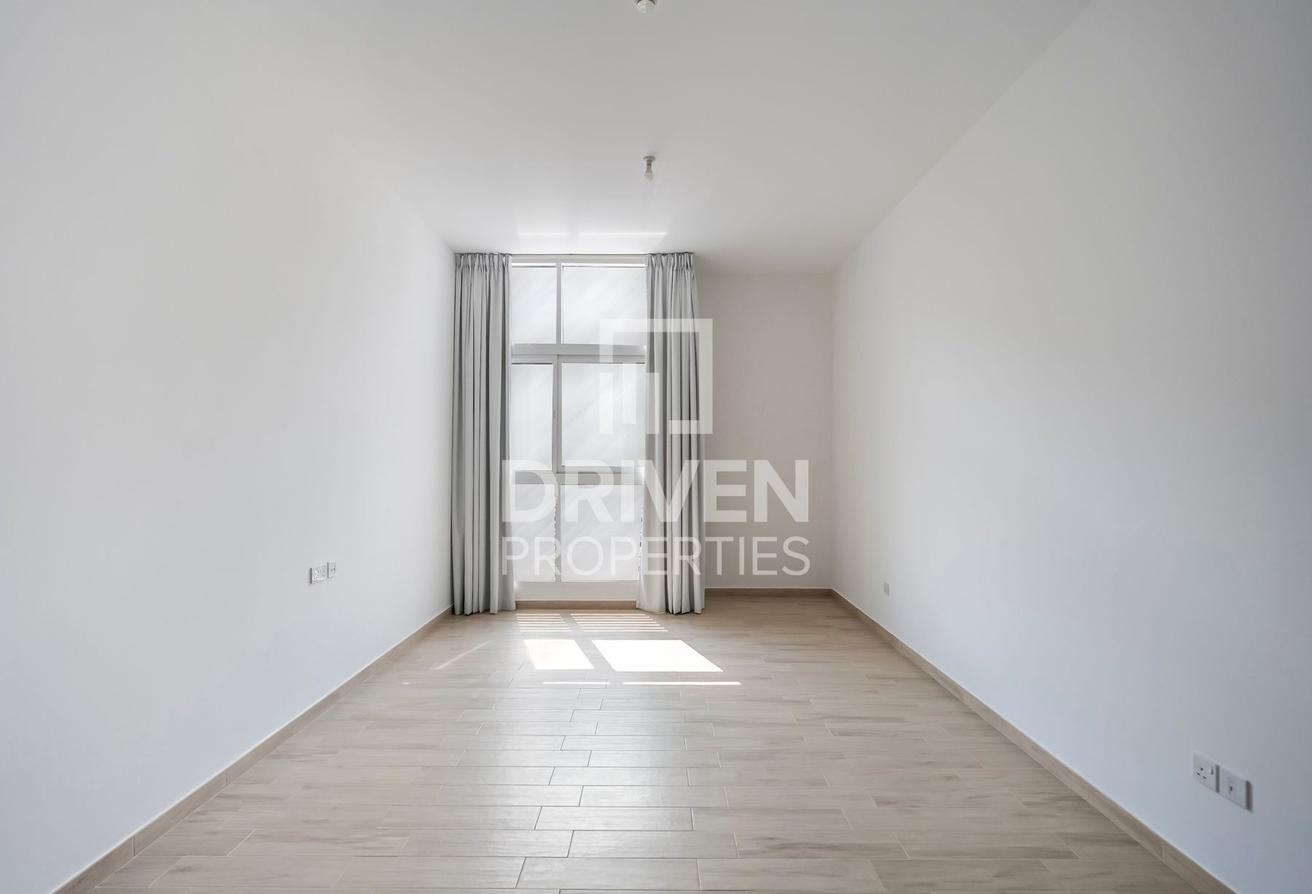 Modern Layout | Prime Location | Low Floor photo 3