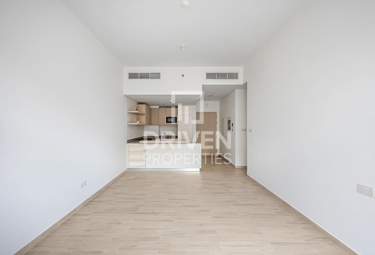 Modern Layout | Prime Location | Low Floor photo 4