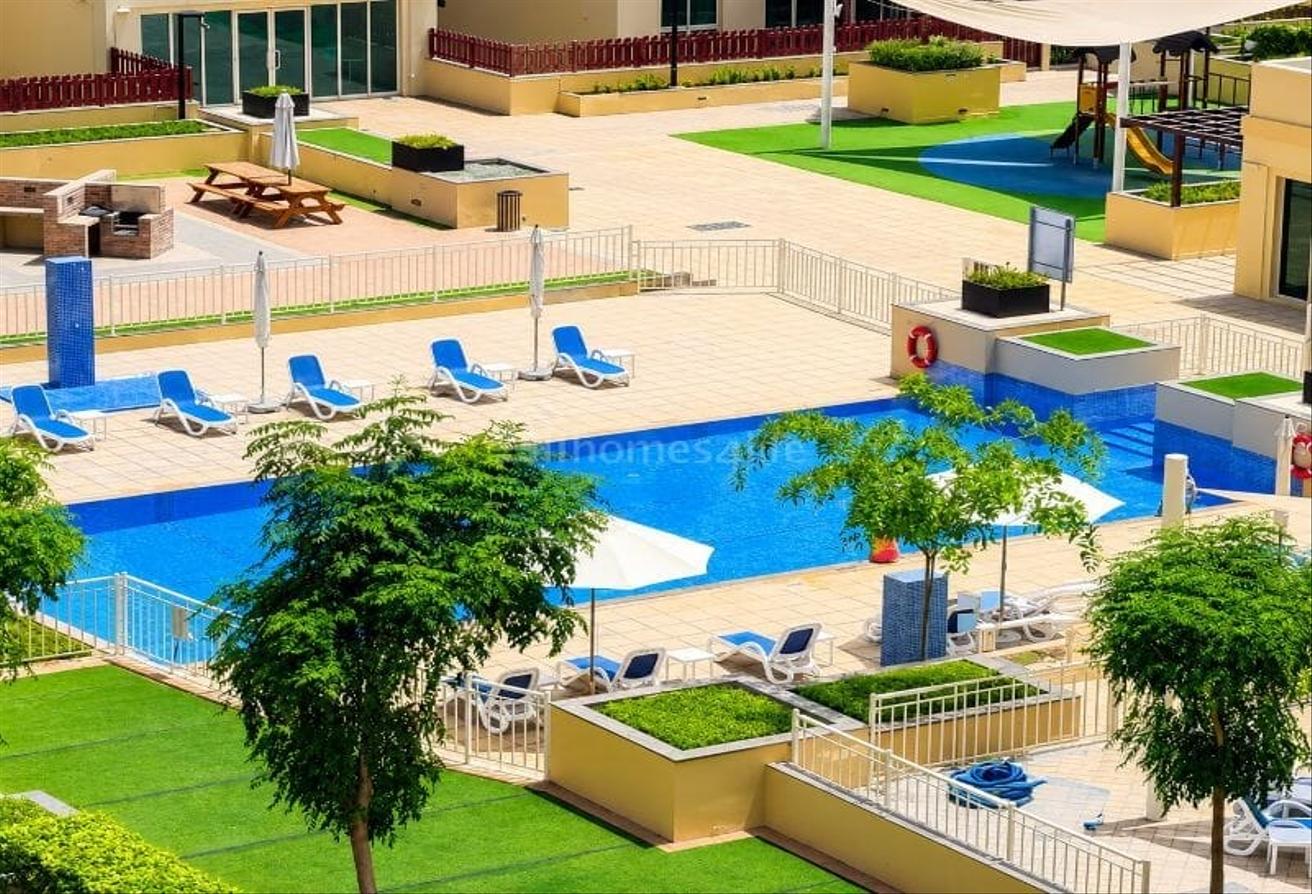 FULLY FURNISHED l POOL VIEW l COMMUNITY LIVING photo 2
