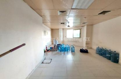 Apartment - Studio - 1 for rent in Al Butina 9 Building - Bu Tina - Al Sharq - Sharjah