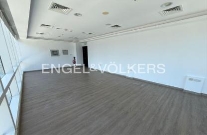 Office Space - Studio - 1 Bathroom for rent in Tamani Art Tower - Business Bay - Dubai