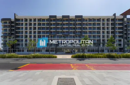 Apartment - Studio - 1 Bathroom for sale in The Gate - Masdar City - Abu Dhabi