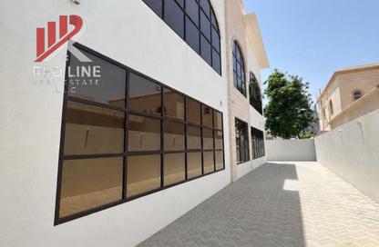 Villa - 4 Bedrooms - 6 Bathrooms for rent in Al Khaldeia Area - Sharjah