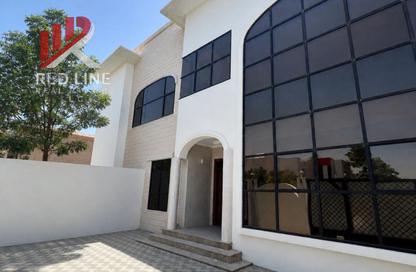 Villa - 4 Bedrooms - 6 Bathrooms for rent in Al Khaldeia Area - Sharjah