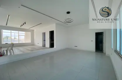 Villa - 6 Bedrooms - 7+ Bathrooms for rent in Nad Al Sheba 4 - Nad Al Sheba - Dubai