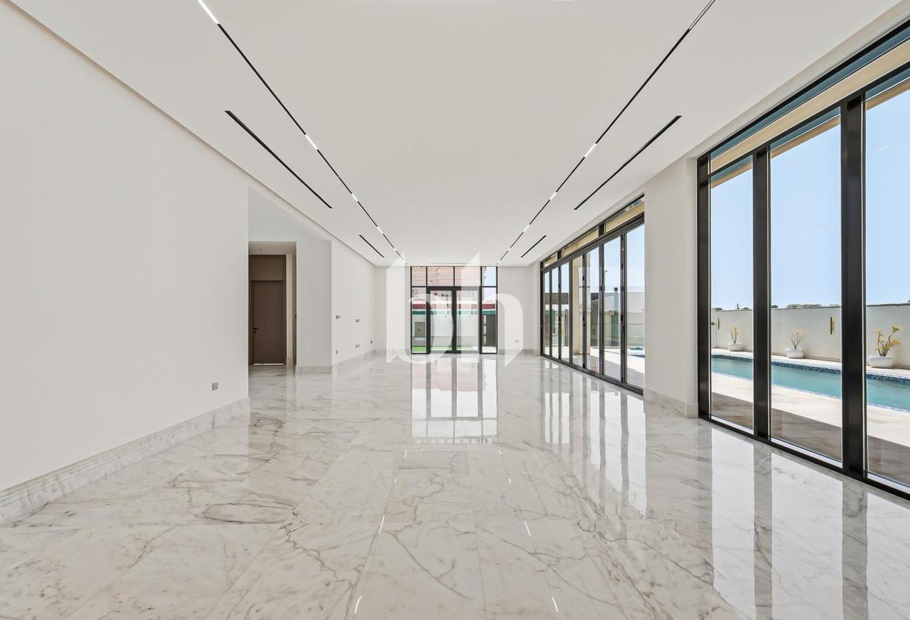 Brand New | Luxury | Expansive Family Villa photo 11