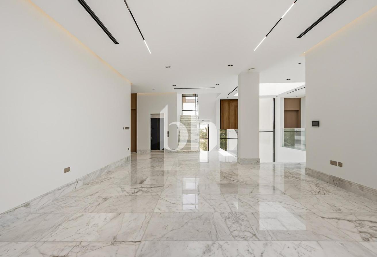 Brand New | Luxury | Expansive Family Villa photo 7