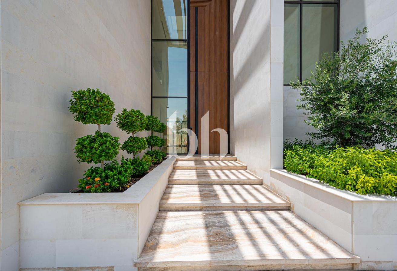 Brand New | Luxury | Expansive Family Villa photo 21