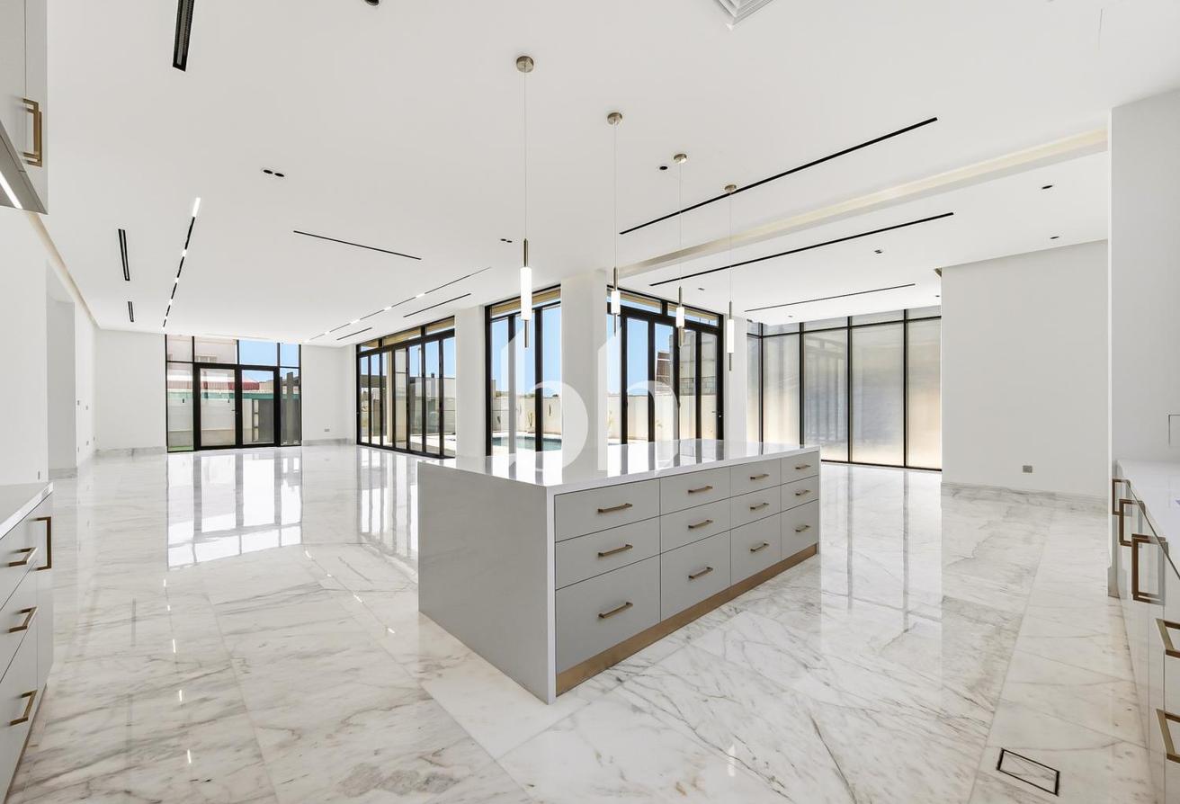 Brand New | Luxury | Expansive Family Villa photo 23