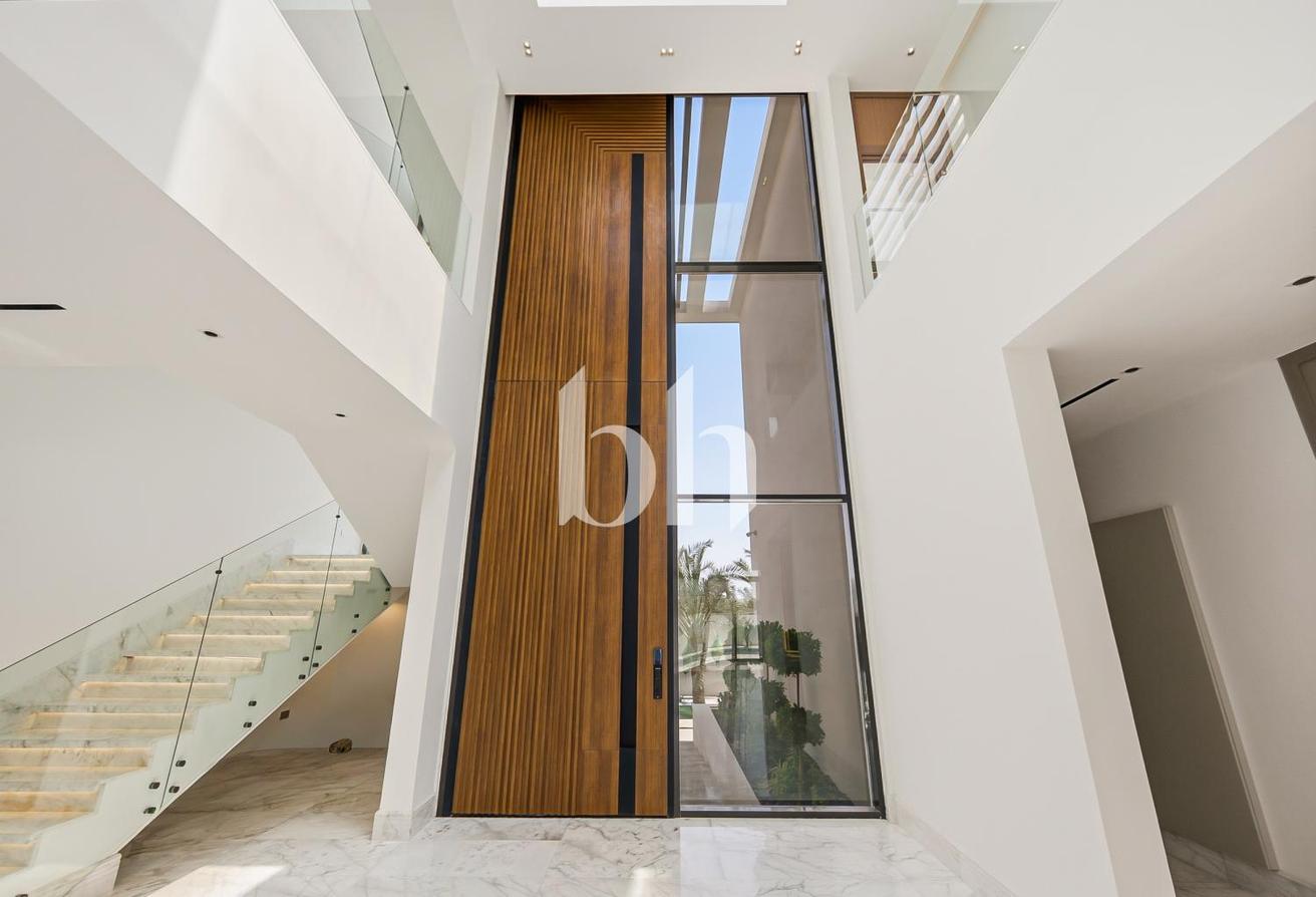 Brand New | Luxury | Expansive Family Villa photo 25
