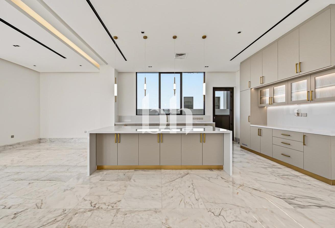 Brand New | Luxury | Expansive Family Villa photo 8