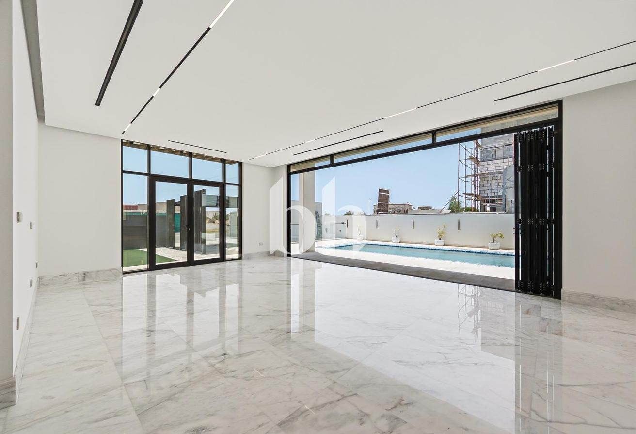 Brand New | Luxury | Expansive Family Villa photo 6