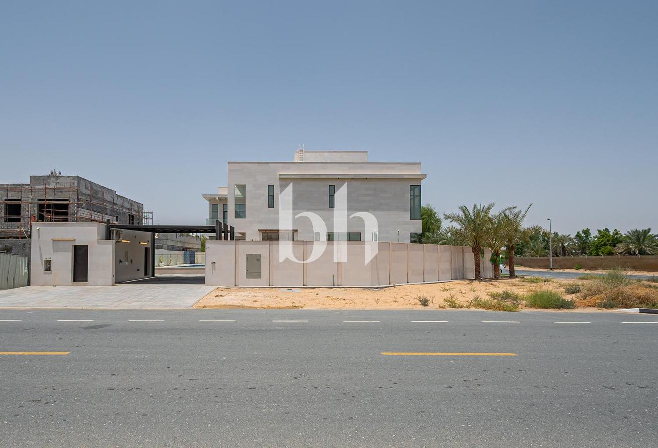 Brand New | Luxury | Expansive Family Villa photo 19